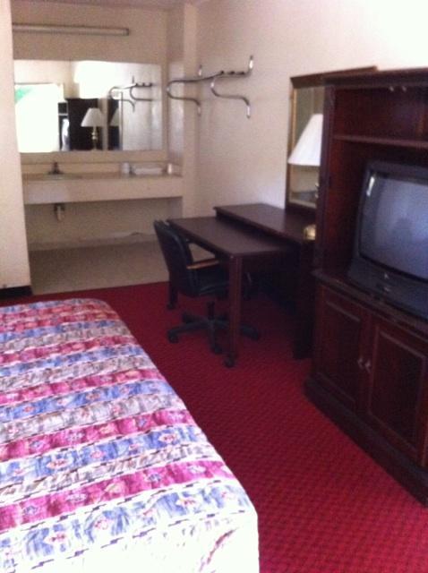 Midtown Motel Ньюпорт-Ньюс Номер фото
