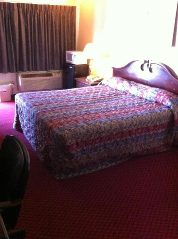 Midtown Motel Ньюпорт-Ньюс Номер фото