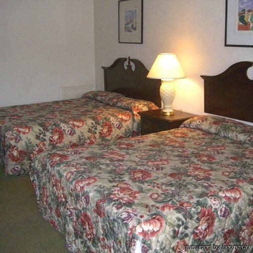 Midtown Motel Ньюпорт-Ньюс Экстерьер фото